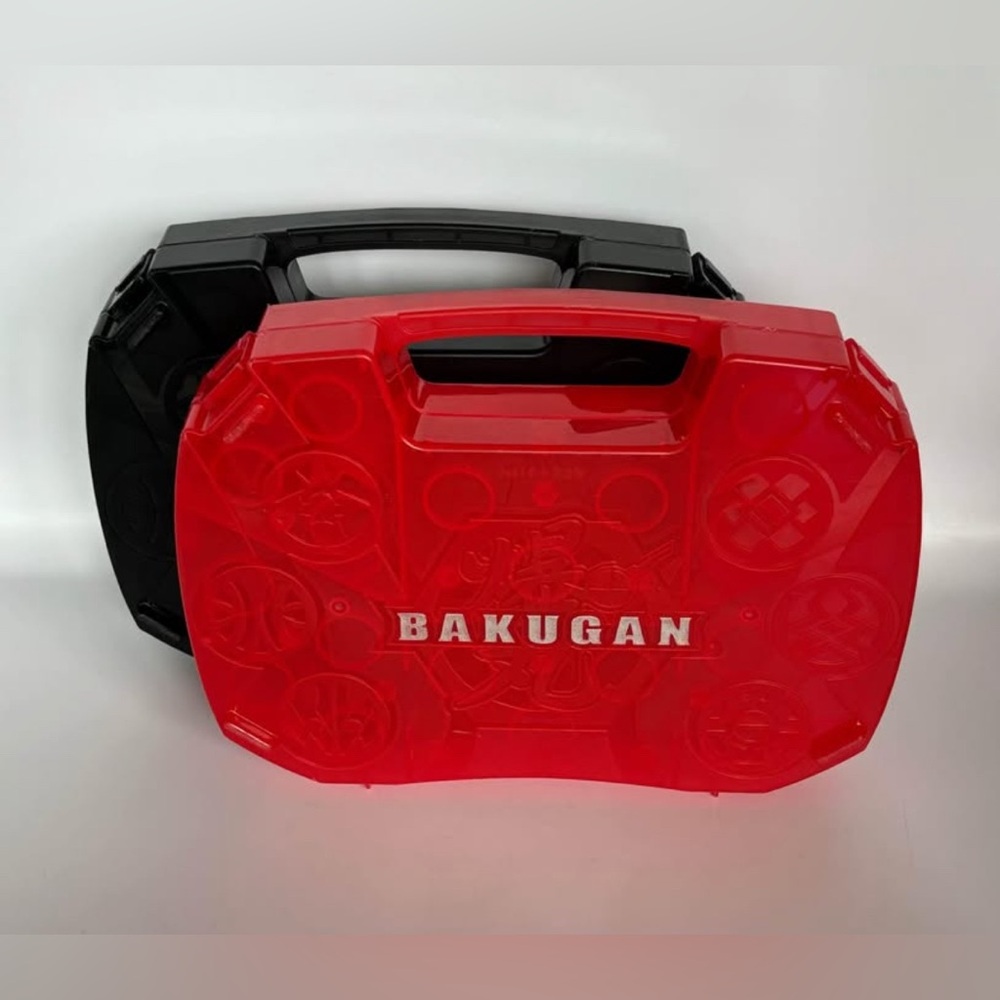 2 Bakugan Brawlers Bakucase Plastic Carry Cases in Red and Black
